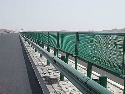 公路隔離柵